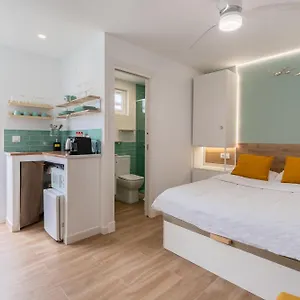 https://azotea-rooftop-playa-la-caleta.es-andalucia.com
